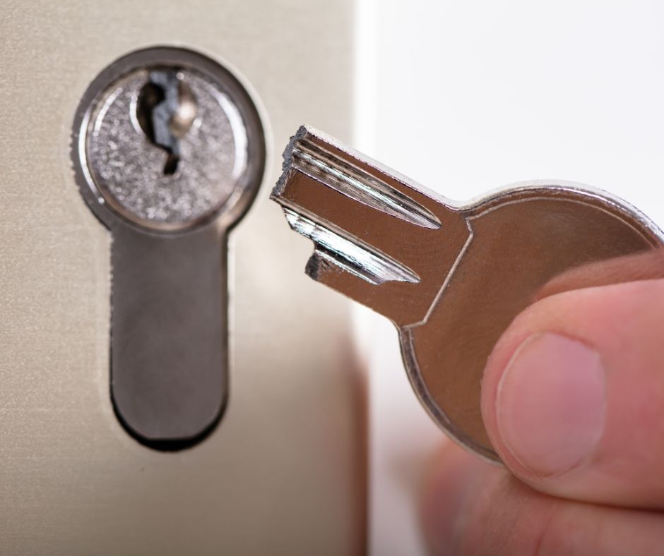 Expert locksmith tips to free a stuck key in a lock - Contact us for assistance in Crawley